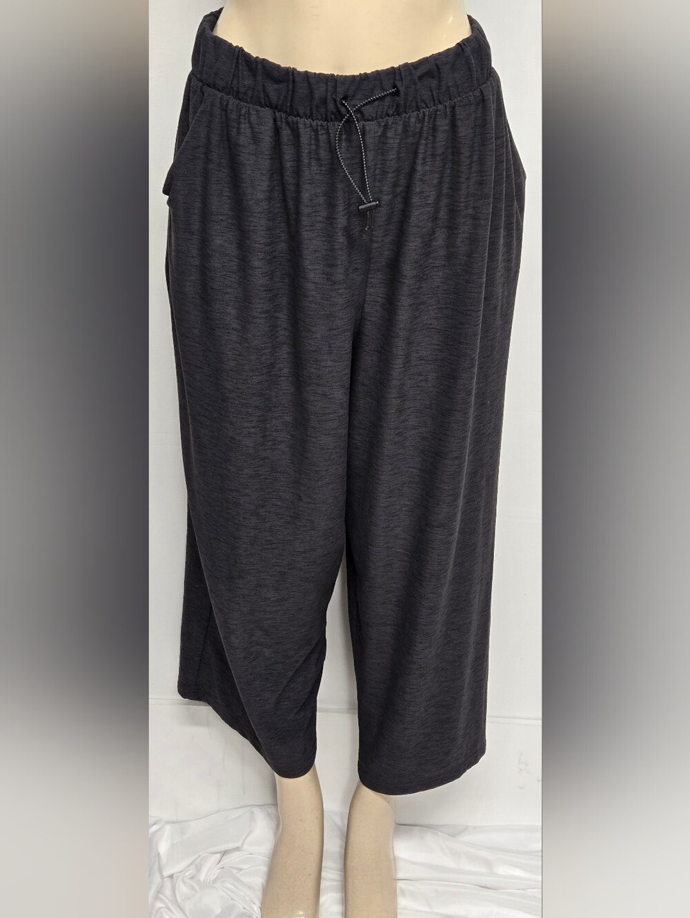 Old Navy Active Breath On L Wide Leg Sporty Pants Cropped Capri Stretch